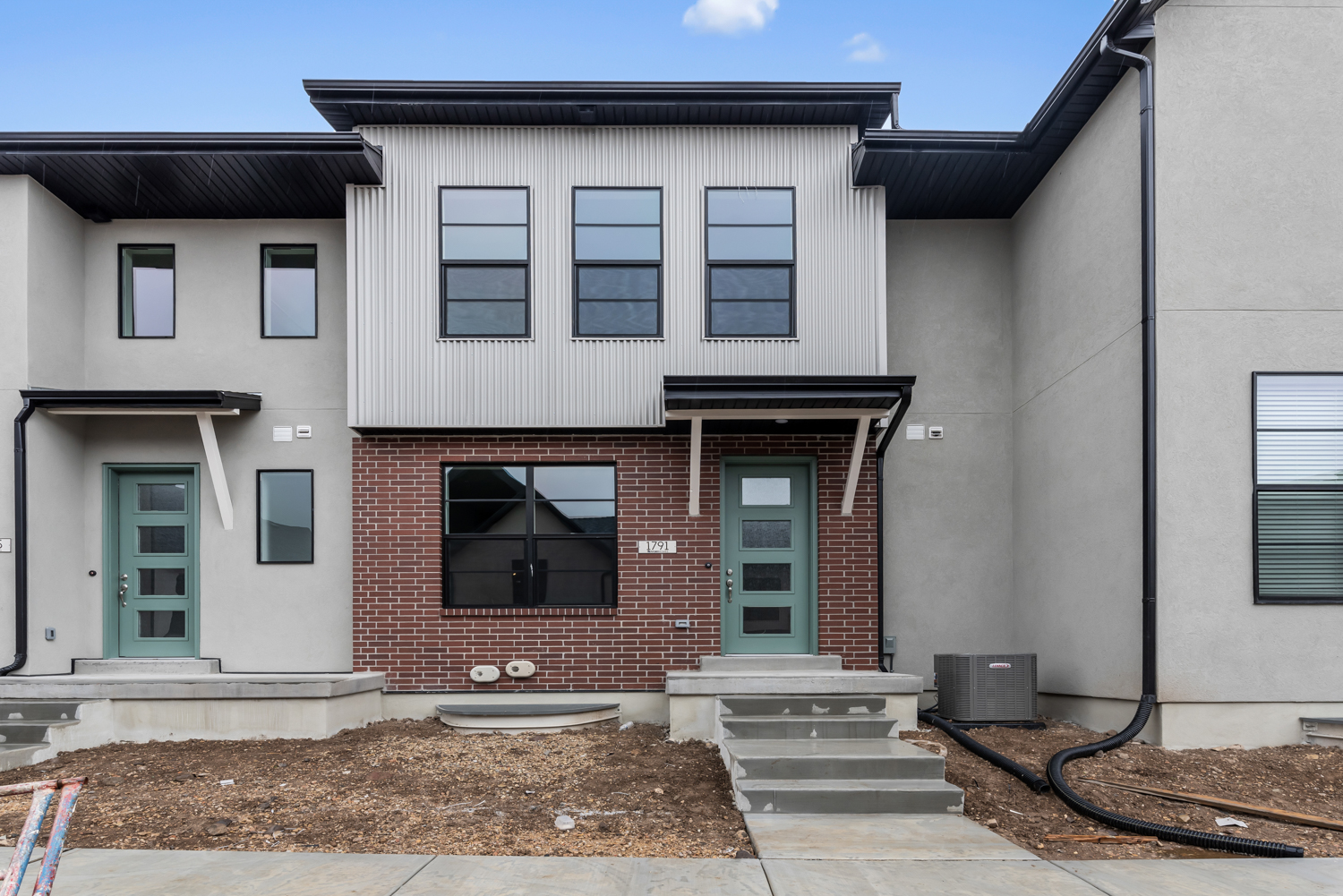 Coyote Ridge Townhomes433, WST, 