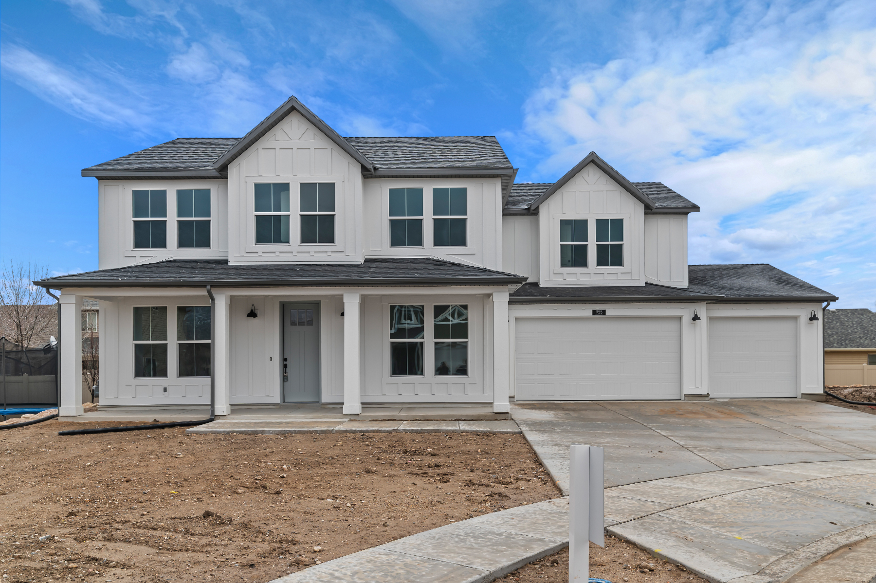 Amberly Place5, DW, 