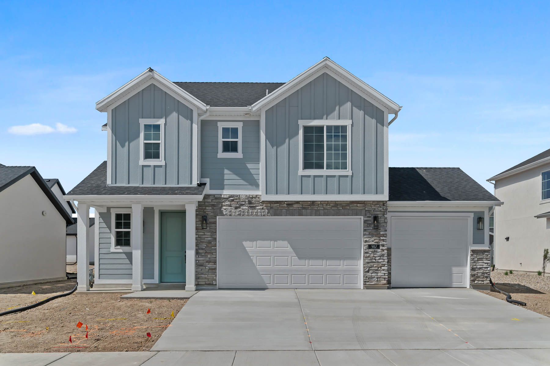 Amberly Place12, DW, 