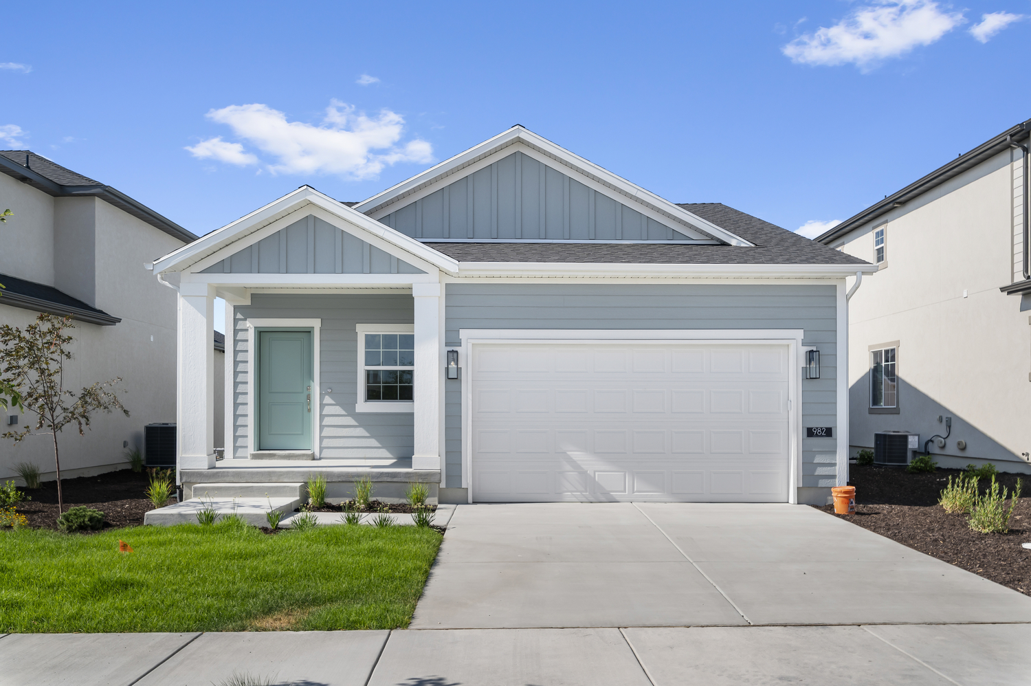 858 W Regatta Ln, Stansbury Park, UT