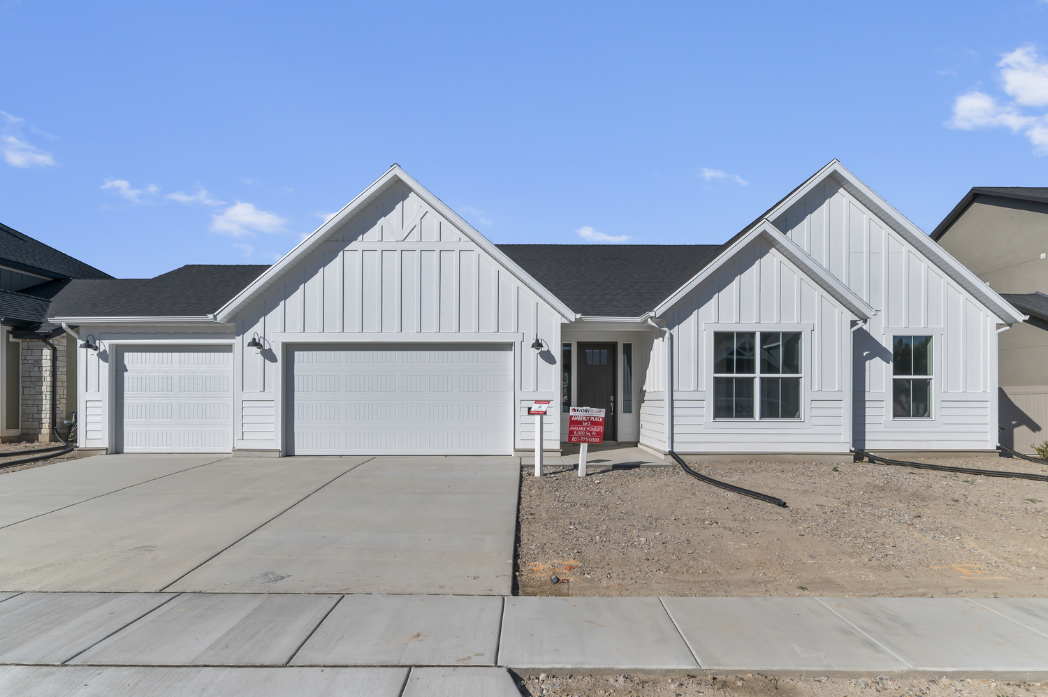Amberly Place2, DW, 
