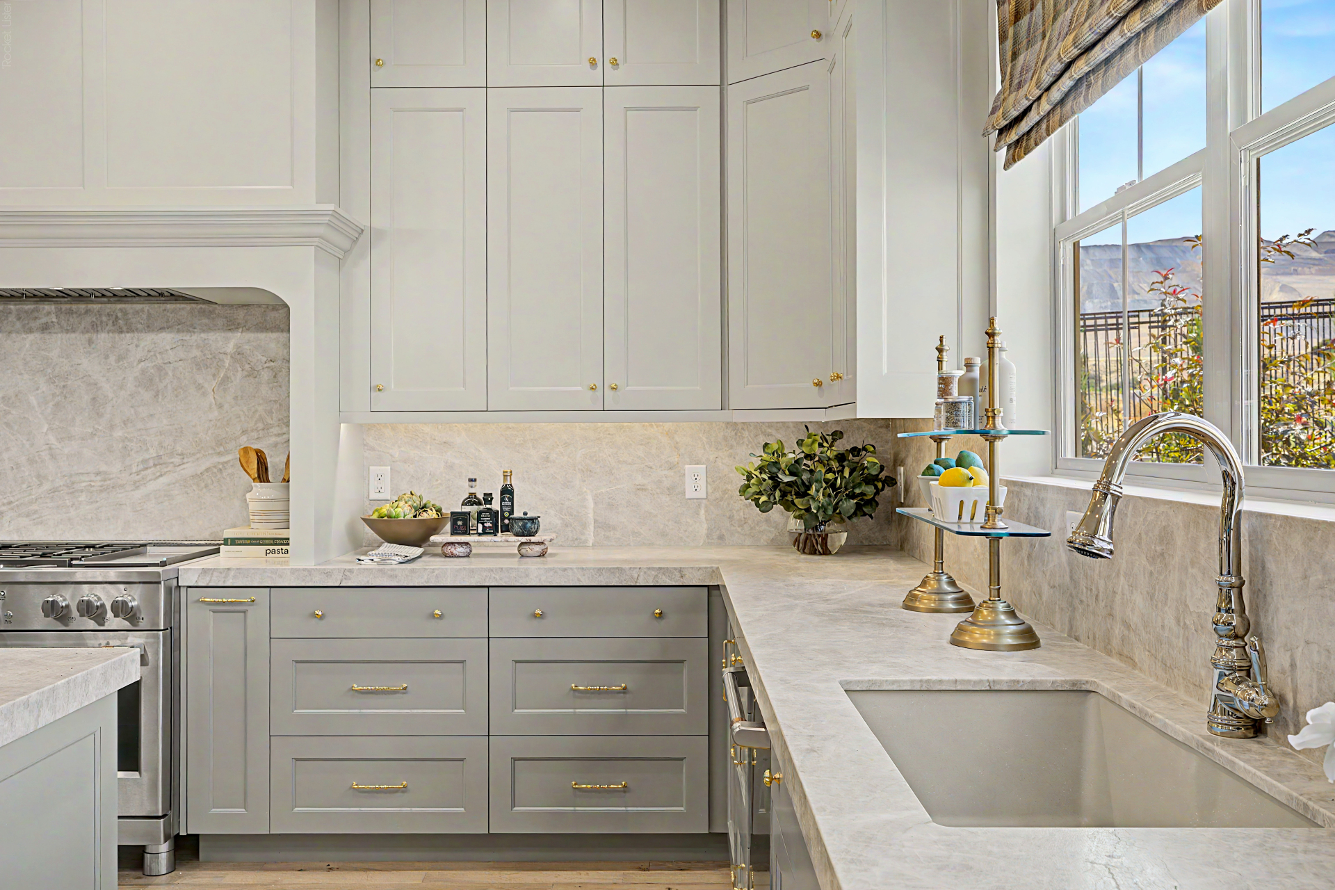 Kitchen at The Aberdeen at Hidden Oaks